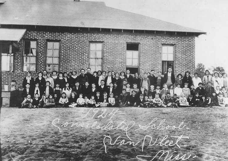 VanVleet School students 1924